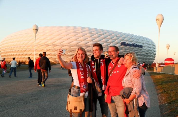 fans bayern munchen foto maken stadion allianz arena