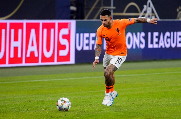 memphis depay schiet bal nederlands elftal